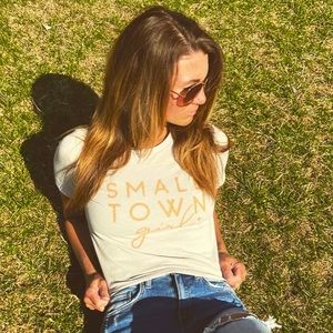 Small town girl tee